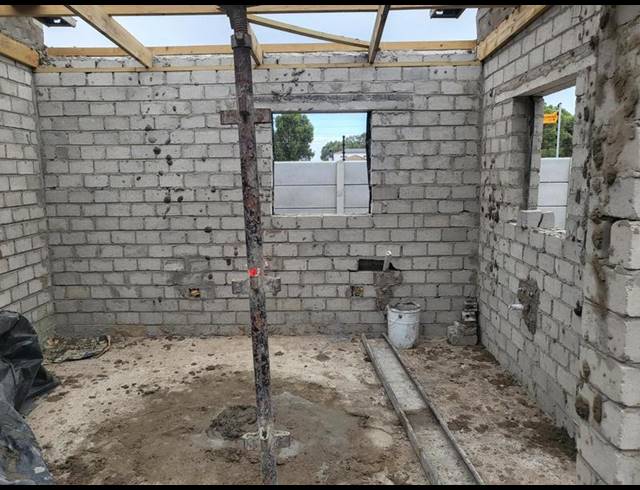 2 BEDROOM HOUSE FOR SALE IN LAAIPLEK